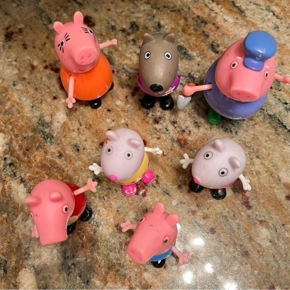 PEPPA PIG Figure Character   Lot of 8